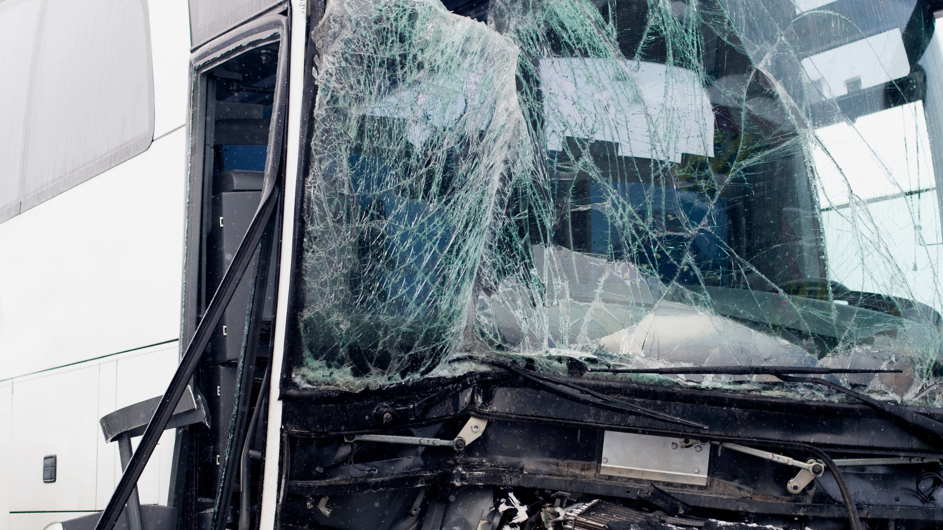 Multi-Vehicle Henderson Crash Involving a Bus Caused by Intoxicated Driver Causes Back-Ups