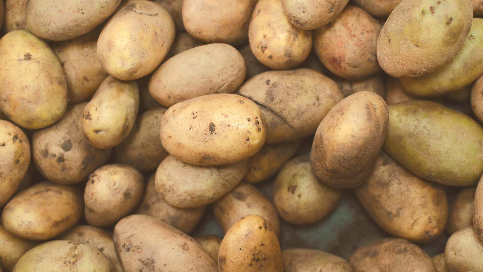 Semi-Truck Crash in Mesquite Spills Several Hundred Pounds of Potatoes Enroute to Las Vegas